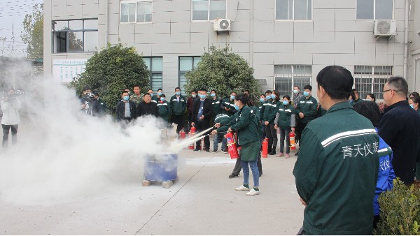 mk中国官方官网-MK(中国)
加强安全意识，全体员工进行消防演练